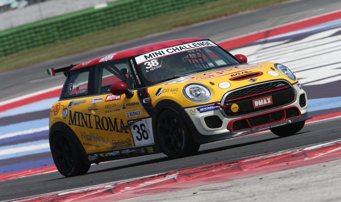 MINI: prima vittoria di Alcidi