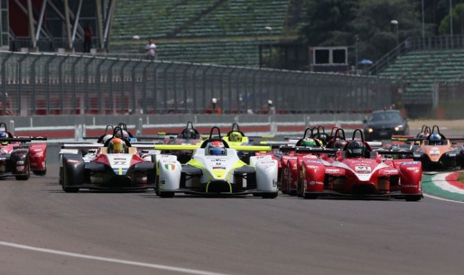 Pegoraro torna leader