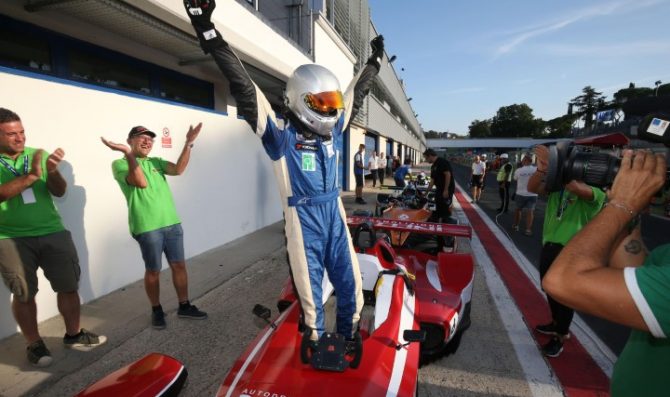 Pollini vince dalla pole