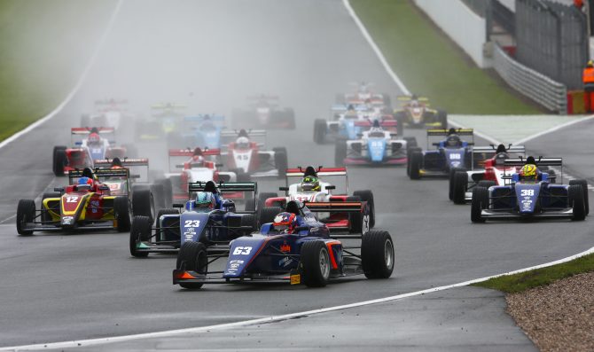 British F3 continua con Tatuus-Cosworth