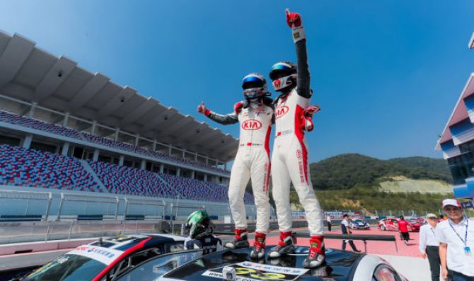 Cina: doppietta Kia-Hexathron