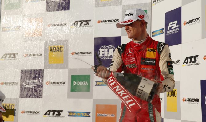 Mick campione nel segno del padre
