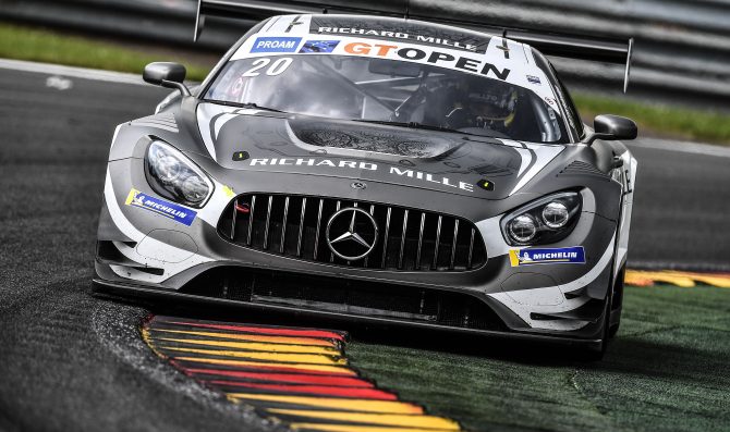 Onslow-Cole fa la pole a Spa