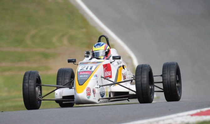 Meloni jr sul podio a Brands Hatch