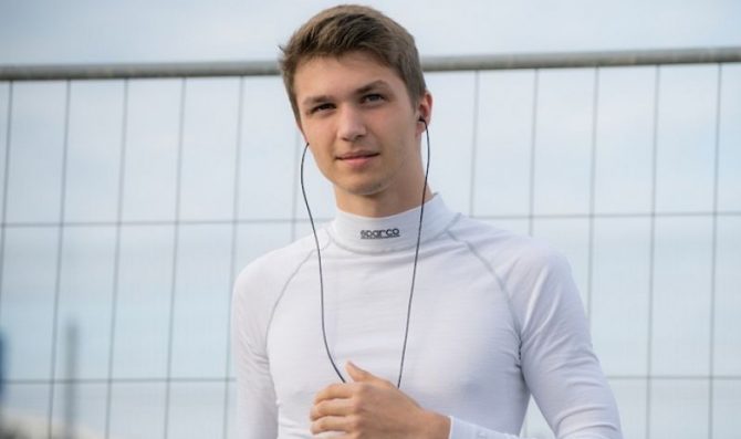 Andreas Estner raggiunge il fratello Sebastian