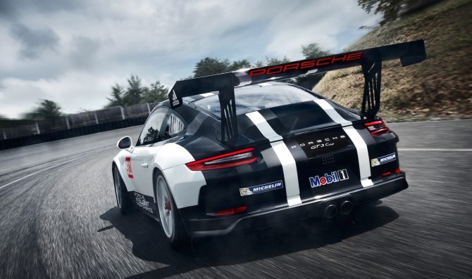 Slitta il debutto del Porsche GT
