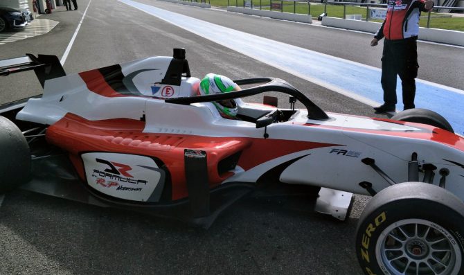 DR Formula in pista con Pesce