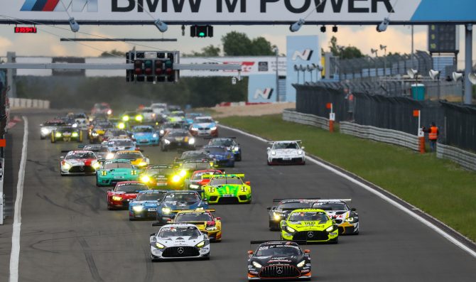 Al Nurburgring inaugura la BMW