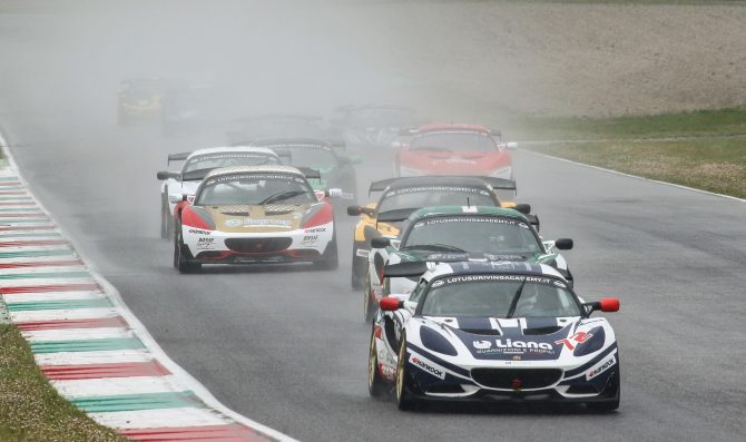 A Imola 12 Elise per il via della stagione