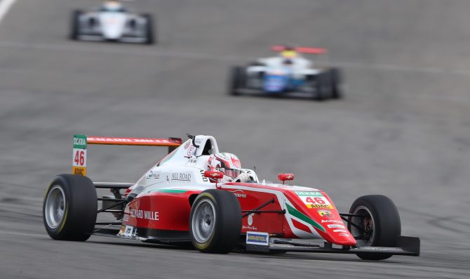 ADAC F4: Minì vince al debutto