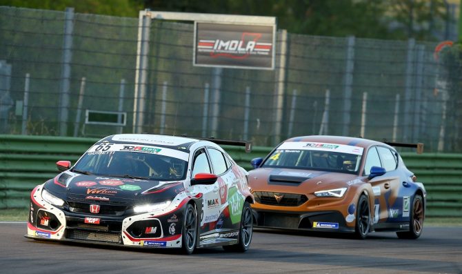 Guidetti sfiora due volte il podio del TCR Italy con la Honda di MM Motorsport a Imola