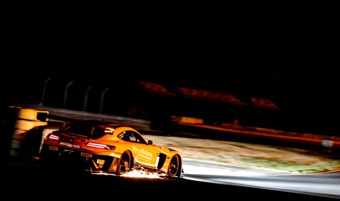 Stolz e Engel dominano nella night race