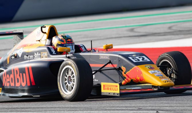 Crawford vince, Minì sempre più leader