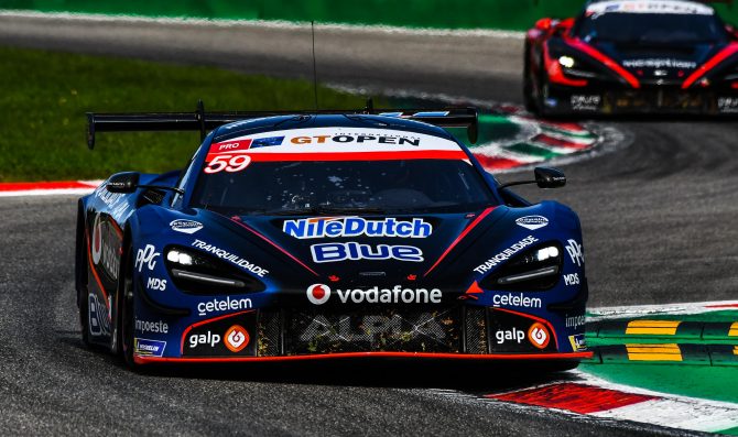 Monza, Gara 2: prima fila McLaren