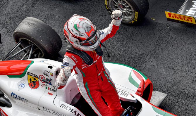 Minì guida la tripletta Prema