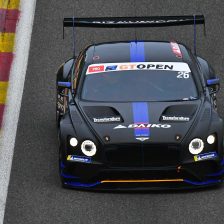 Spa: col freddo vola la Bentley
