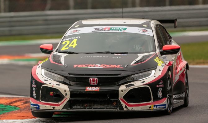 Giacon firma la prima manche di Monza