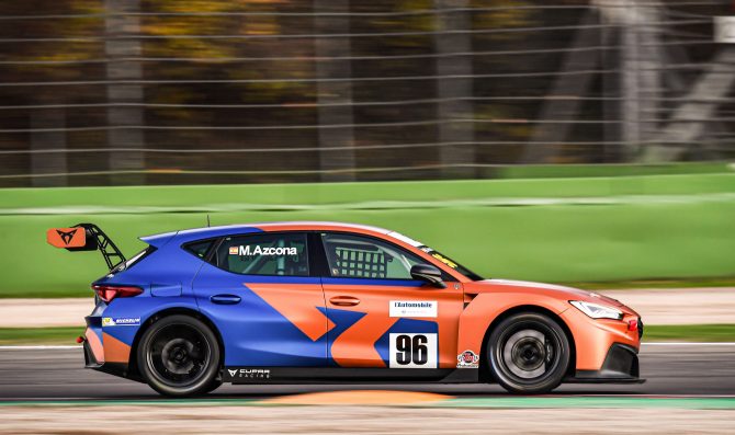 Azcona crea il vuoto nella prima gara di Imola