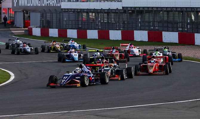 Test FIA F3 per la serie inglese