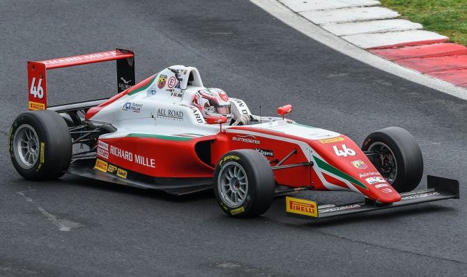 Minì in pole a Vallelunga