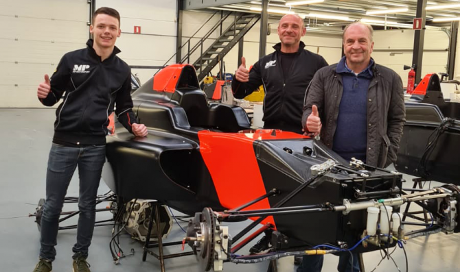 Koen switches to Spanish F4
