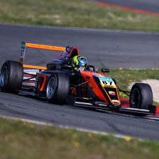 Bearman al top nei test ADAC