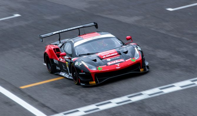 Crestani-Greco a segno con la Ferrari