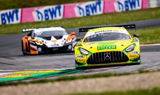 Mercedes fa il passo a Oschersleben