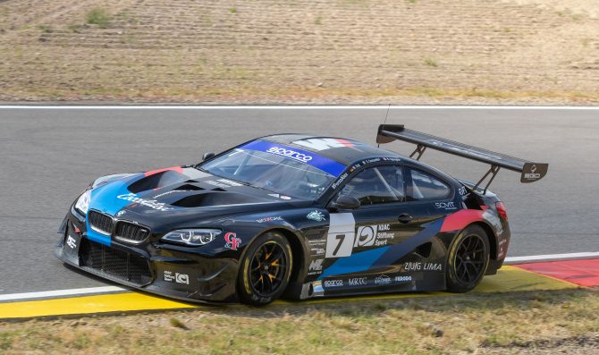 Pole della BMW a Pergusa nel GT italiano