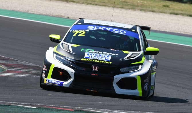Girolami fa la pole, Baldan secondo
