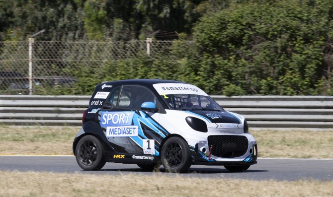 Federico Leo sulla smart e-cup SportMediaset a Vallelunga
