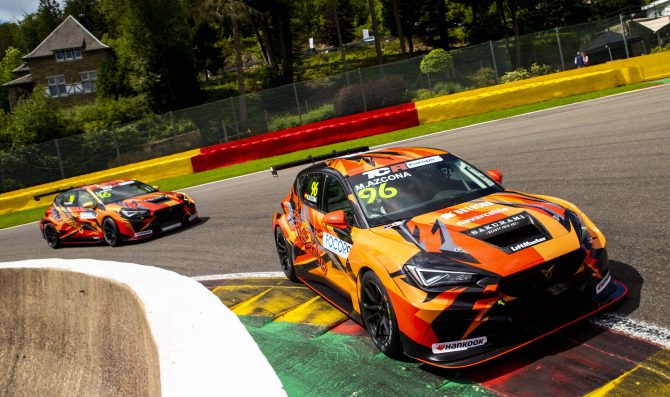 Spa: Azcona vince anche Gara 2