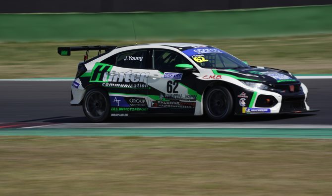 Jack Young torna con MM Motorsport a Monza